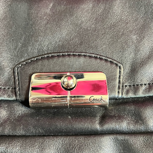 Coach Black Crossbody Bag with Adjustable Strap and Flap Closure - Picture 2 of 16